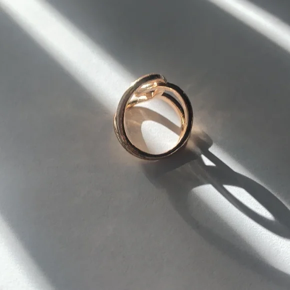 Gold ring - Picture 9 of 9